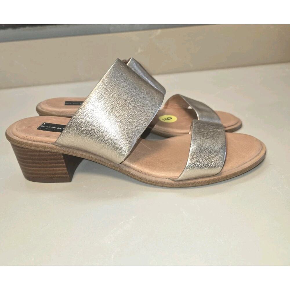 Steven Madden Gold Leather Dual Strap Sandals Size 9 Slip Ons 2" Block Heel